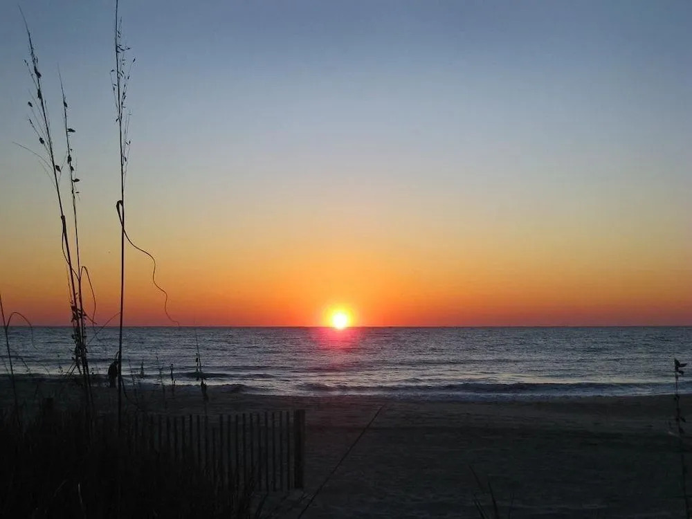 Crescent Beach Villas, Villa 207 - 2 Br Condo