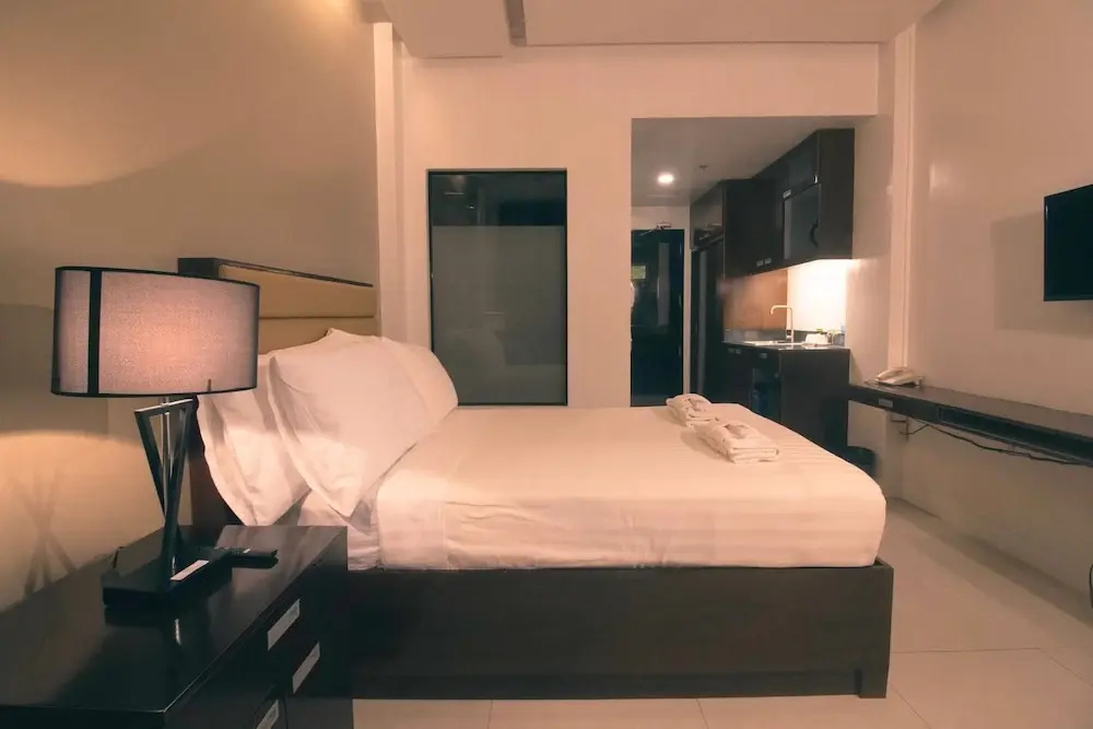Aura Condotel