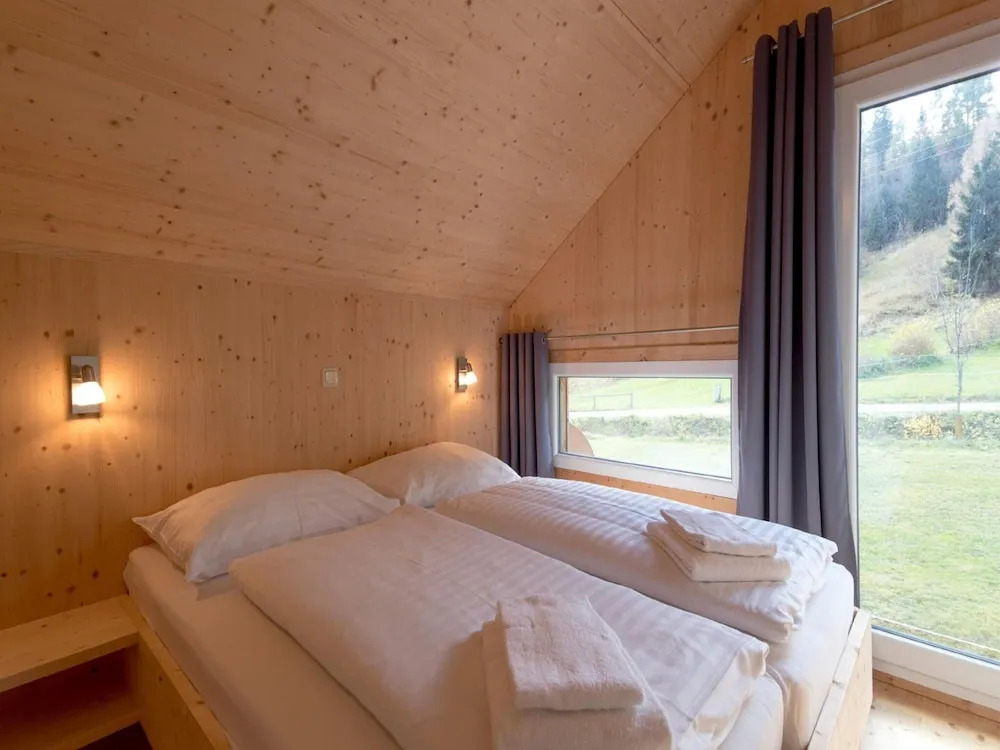 Welcoming Chalet With hot tub
