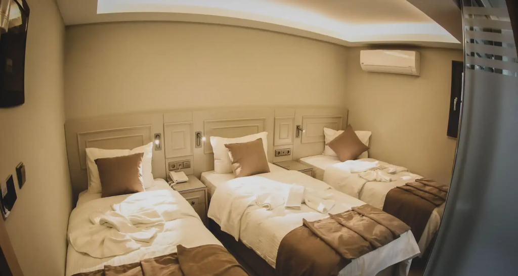 X-NELLYİ HOTEL