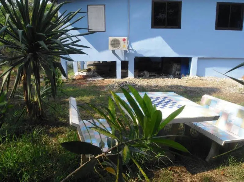 Sichang Sabaidee Holiday House