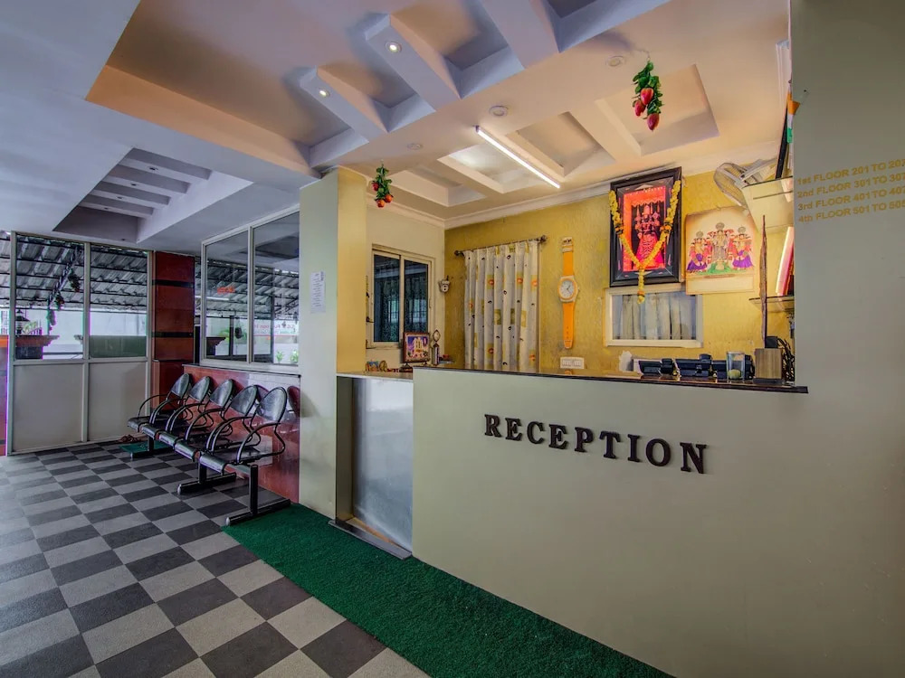 OYO 14910 Sri Ganesh Swathi Residency