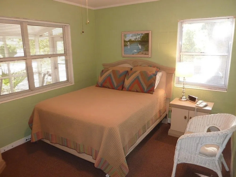At Last - B 2 Bedrooms 1 Bathroom Duplex