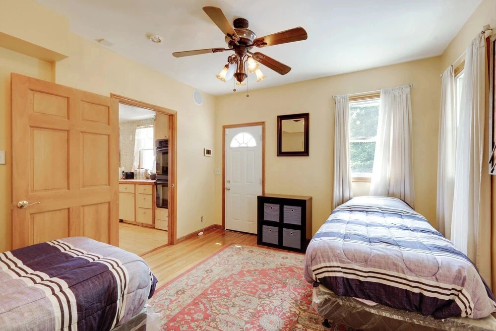 Private Deck & City Views! Spacious Cincinnati Apt