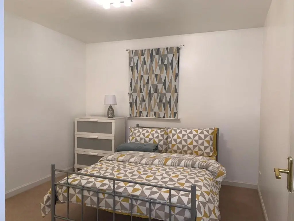 Holland Drive 2 Bedroom Flat (Adults Only)