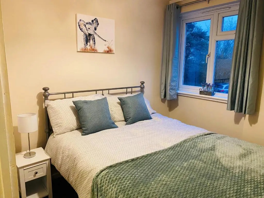 Farnham 3 Bed House