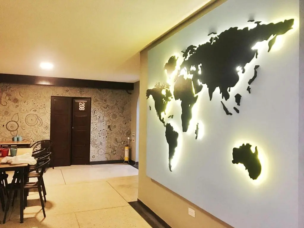Les Balcons Hostel