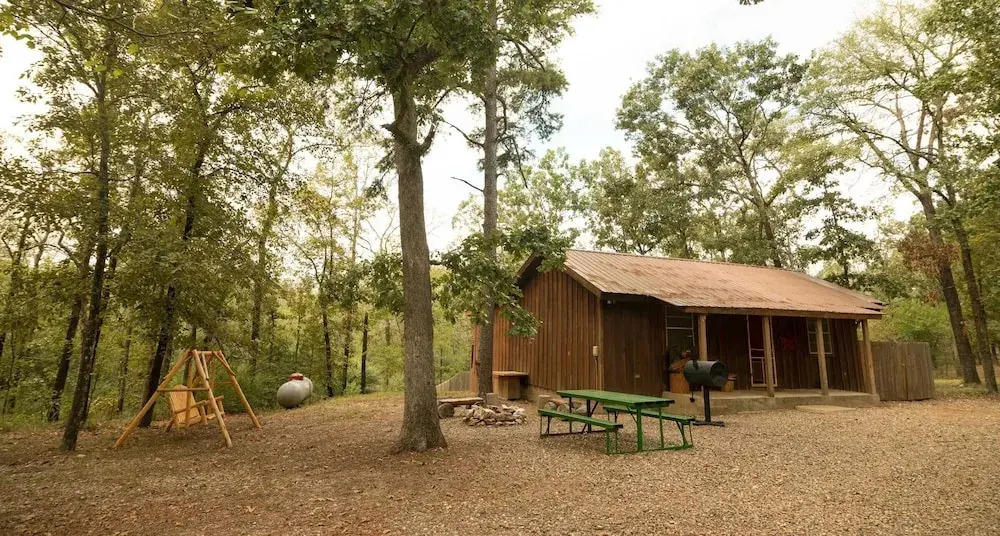 Bear Hollow Cabin With Hot Tub Minutes Away From Beavers Bend State Park and Broken Bow Lake by Redawning