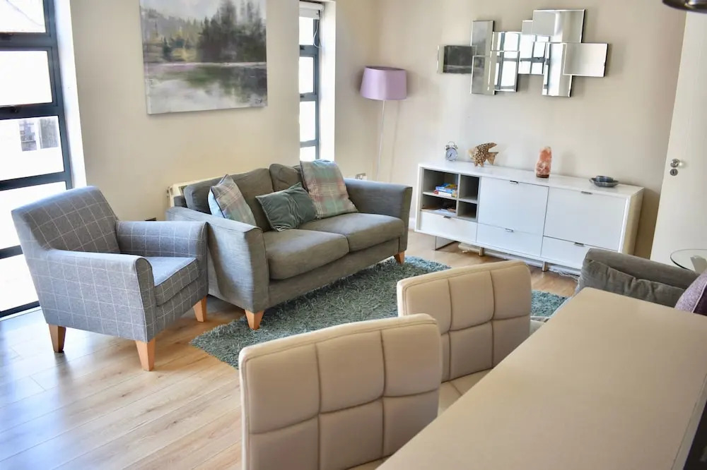 3 Bedroom Apartment In Temple Bar