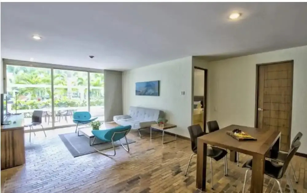 Hotel Tiburon