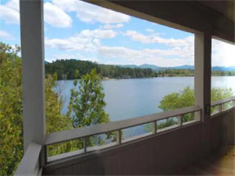 The Haus on Mirror Lake
