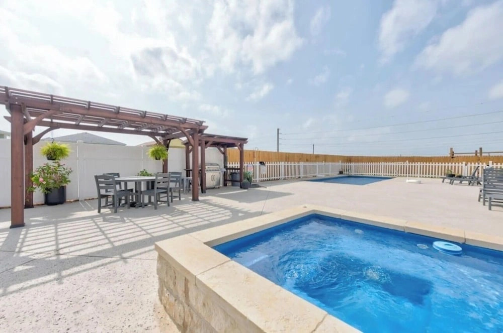 3201 S. 11th St - New Wave Rentals