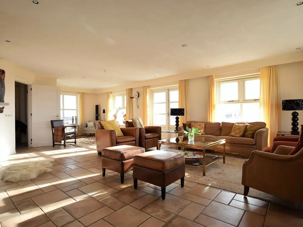 Luxurious Holiday Home With Billiards Table and Sauna, Atop the Dunes in De Koog
