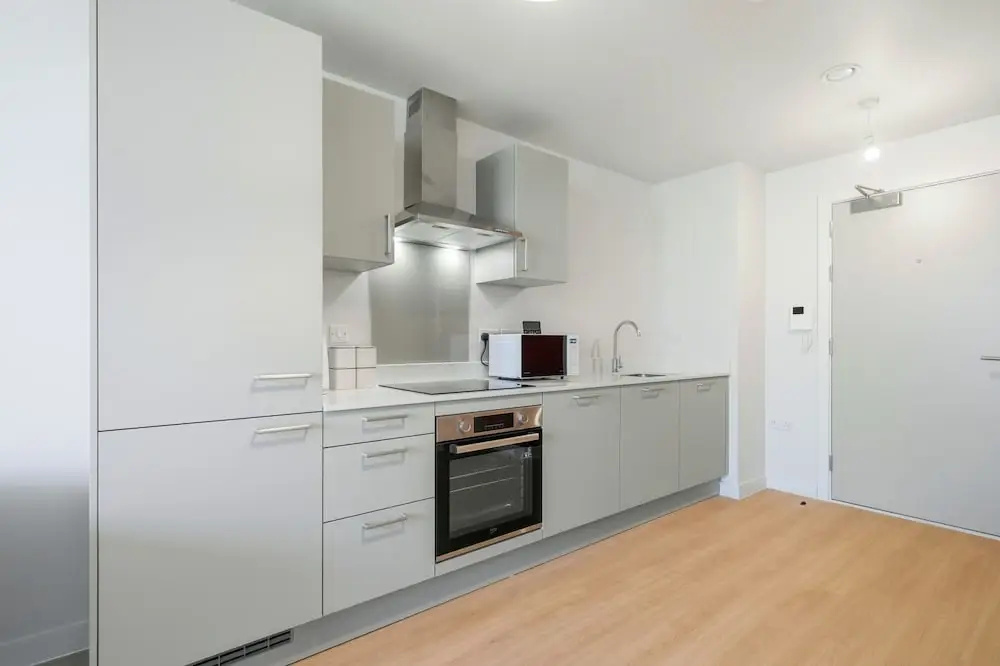 Trafford Garden Retreat with Free Car Park