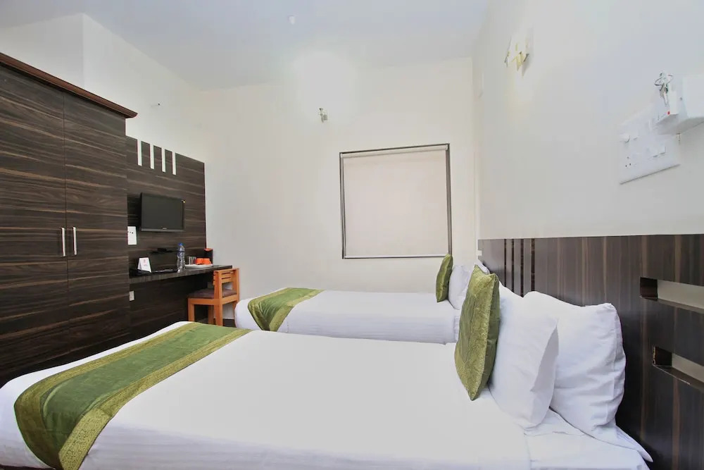 OYO 10009 Hotel iOliten