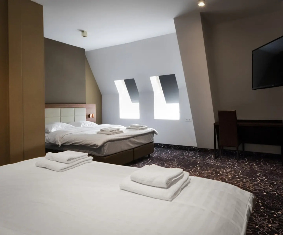 Amsterdam Lake Hotel