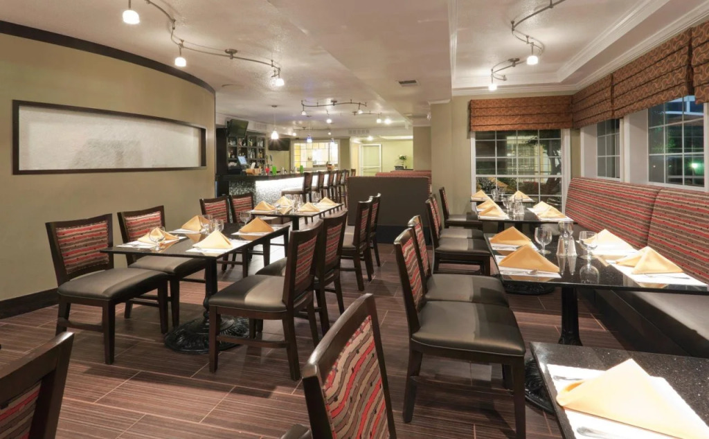 Holiday Inn & Suites San Mateo - SFO by IHG