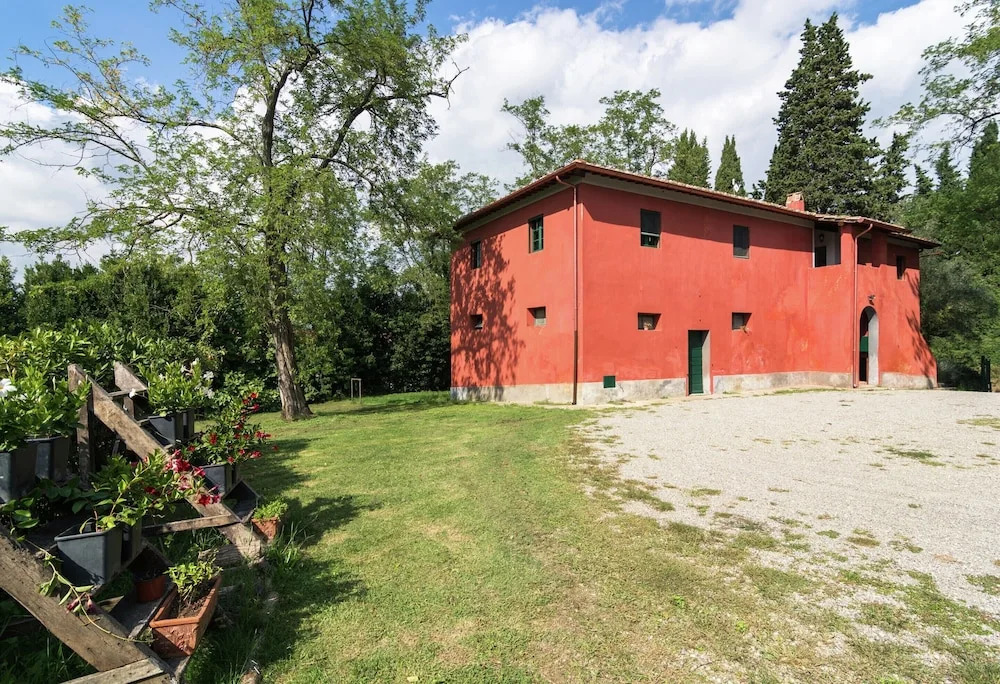 Apartment Near Pisa With Pool and Garden