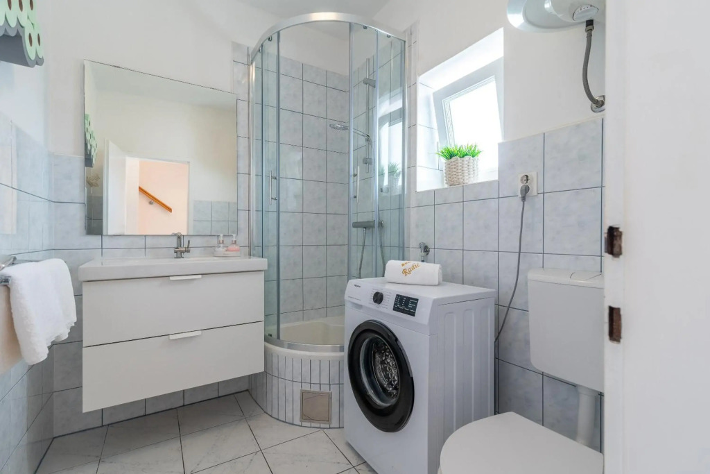 Apartment Radić-perfect location for summer activities