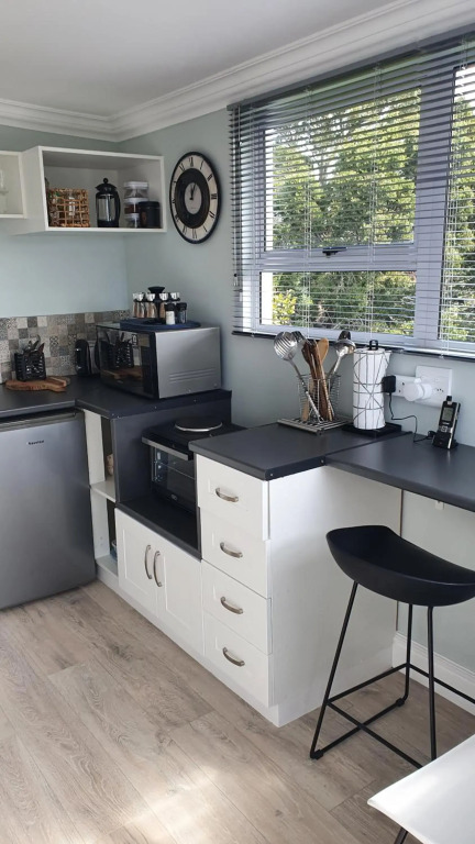 Modern Solar powered 1 bed studio apartment with amazing views