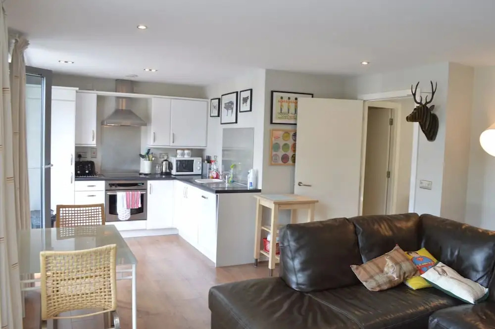 2 Bedroom Apartment By The Sea