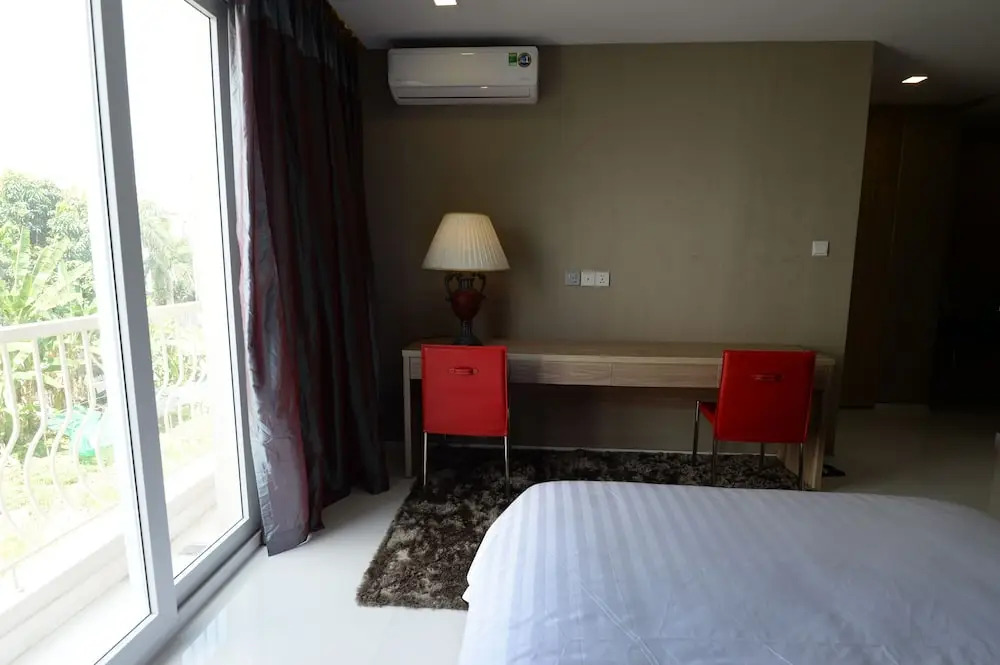 The Palm Suites