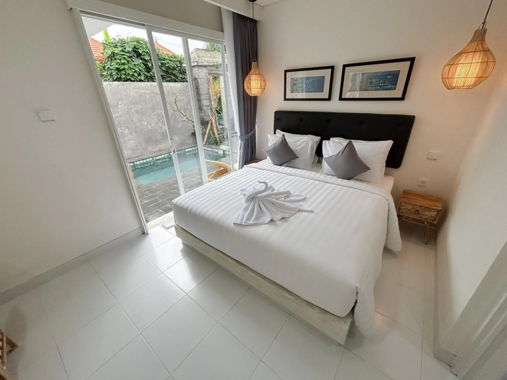 Odika Lovina Villas