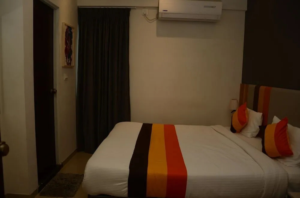 Elita Rooms