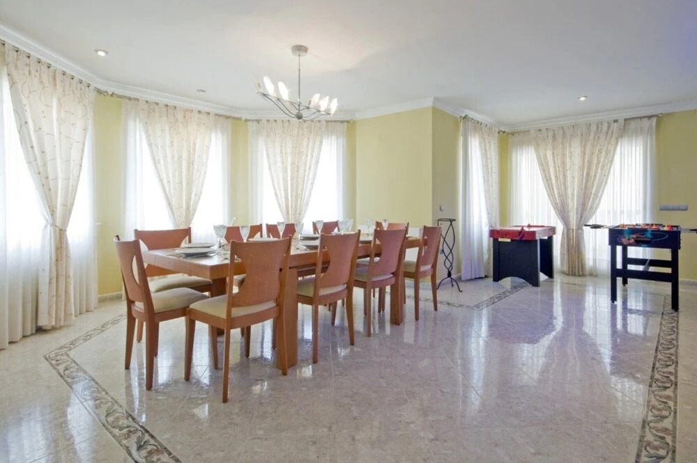 Villa - 4 Bedrooms with Pool, WiFi and Sea views - 104966