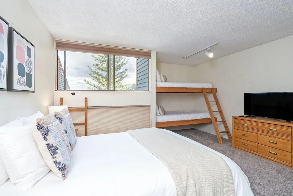Space For All! Close To Lift 7, Fireplace, Hot Tub 3 Bedroom Condo by RedAwning