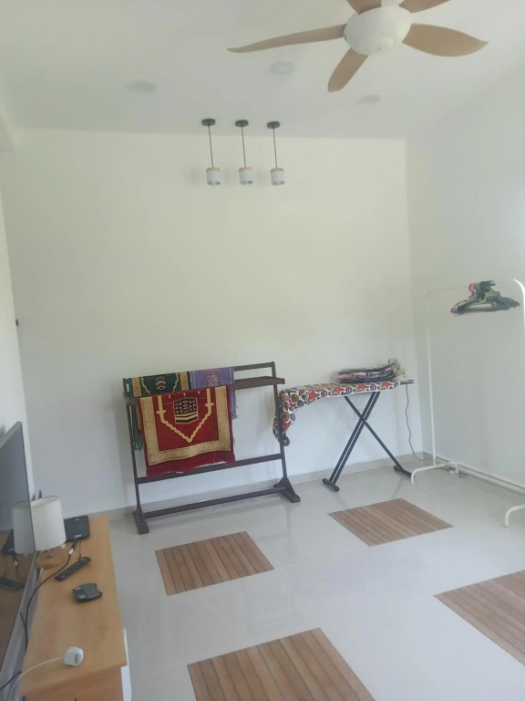Homestay Aircond Pantai Timur Chalet Guest House Kak Mah
