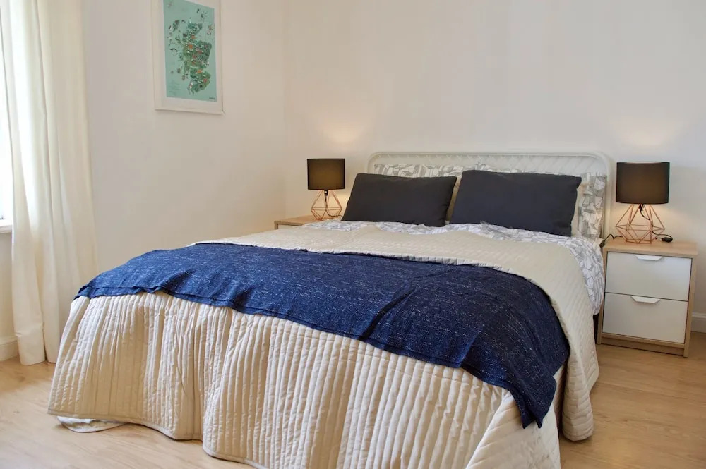 2 Bedroom Central Apartment