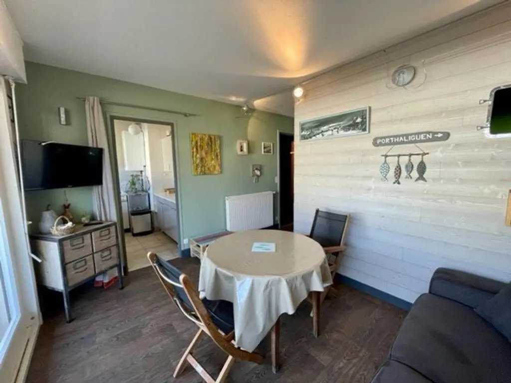 Appartement Quiberon, 1 Pièce, 4 Personnes - Fr-1-478-139