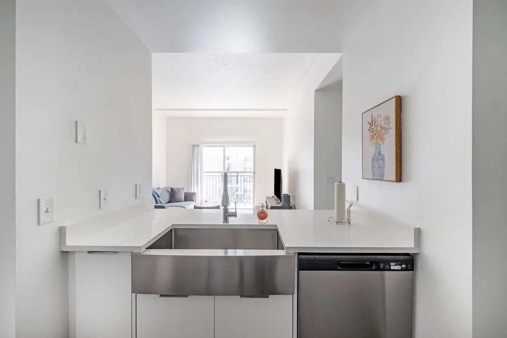 Luxury Central Apartment with Gym