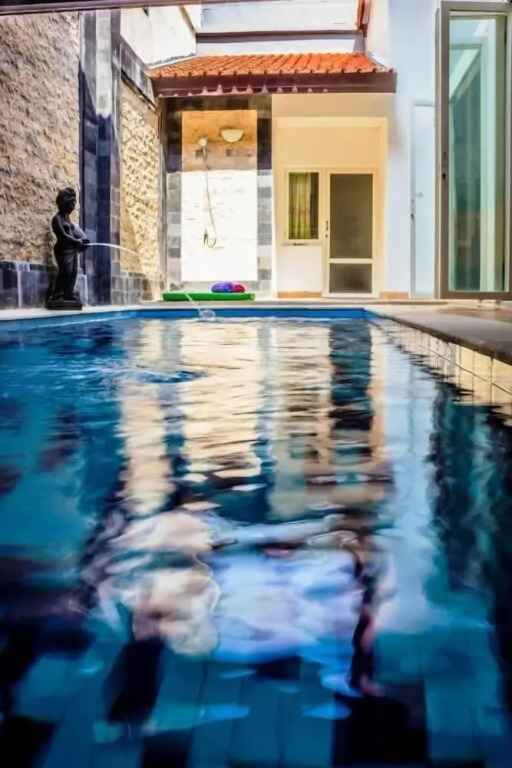 Donata House