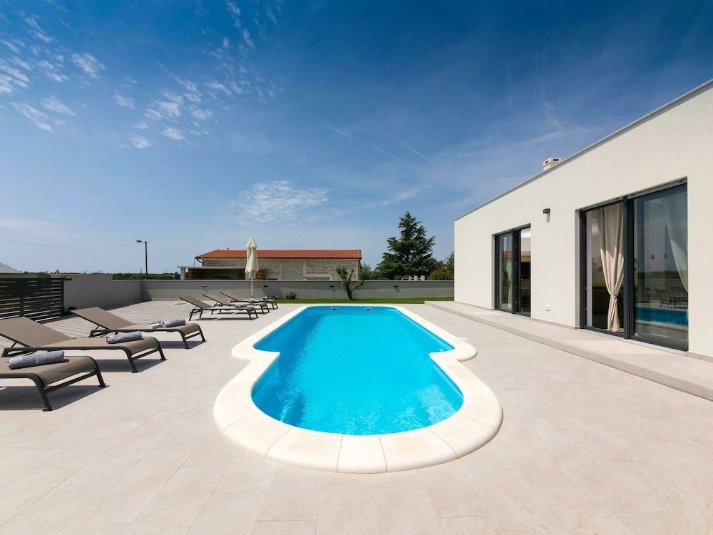Spacious Villa in Pula Istria With Swimming Pool