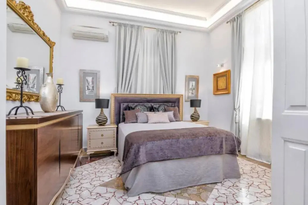 Arhondiko Apartment VS Rhodes Town