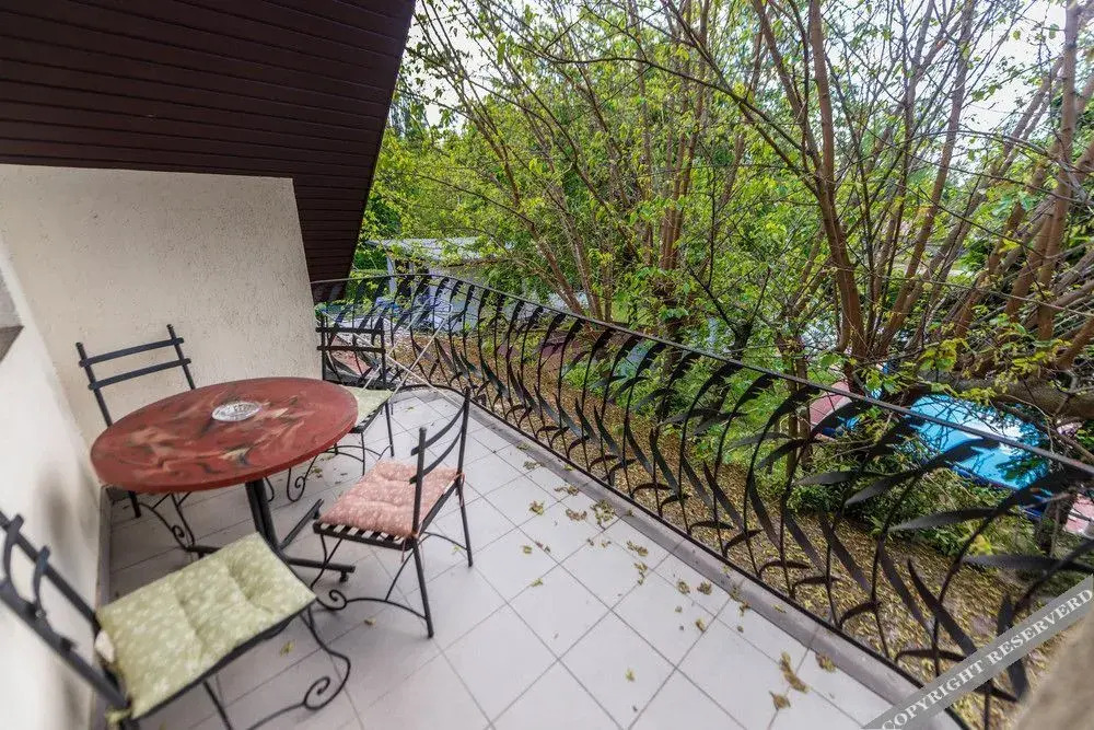 Pater Apartments