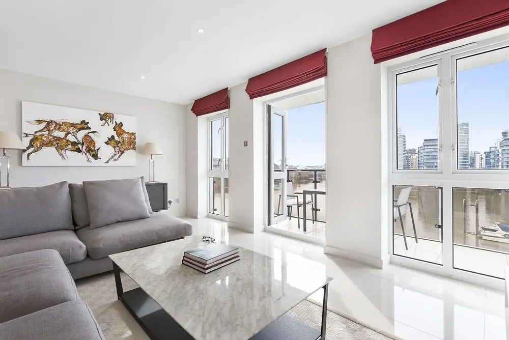 Supererior Modern Riverside Fulham Apartment With Balcony and 2 Parking Spaces