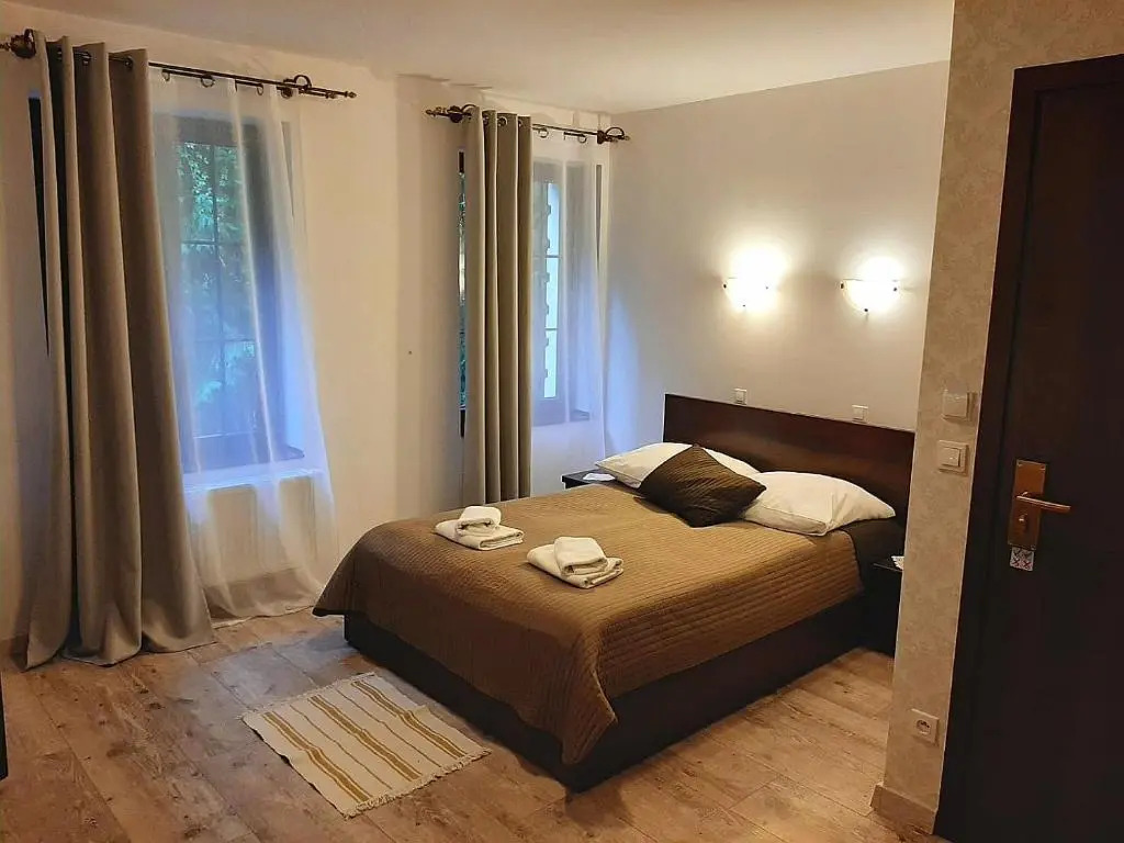 Dworek Złoty Róg Hotel i Restauracja