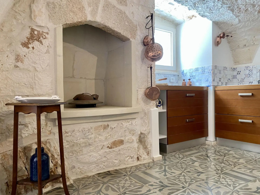 historic residence, surrounded by greenery, suitable for couples, relaxation guaranteed-Dimora Dalia