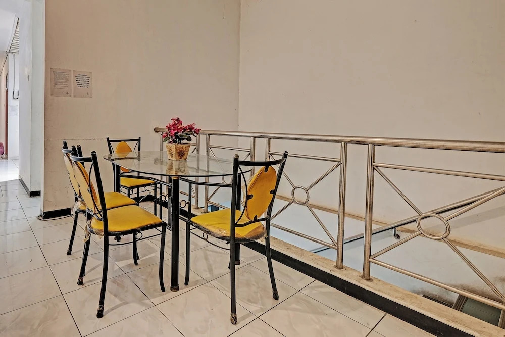 Collection O 92864 Mitra Residence