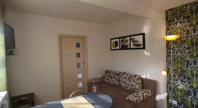 RoomService