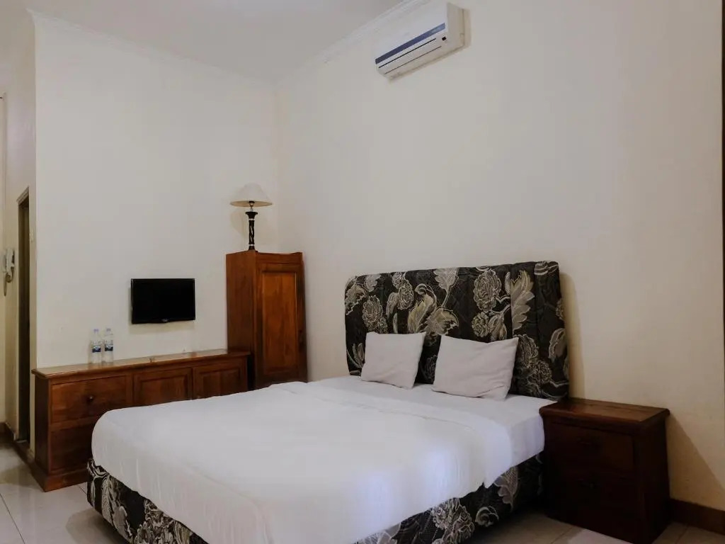 Hotel Mahkota Plengkung by ecommerceloka