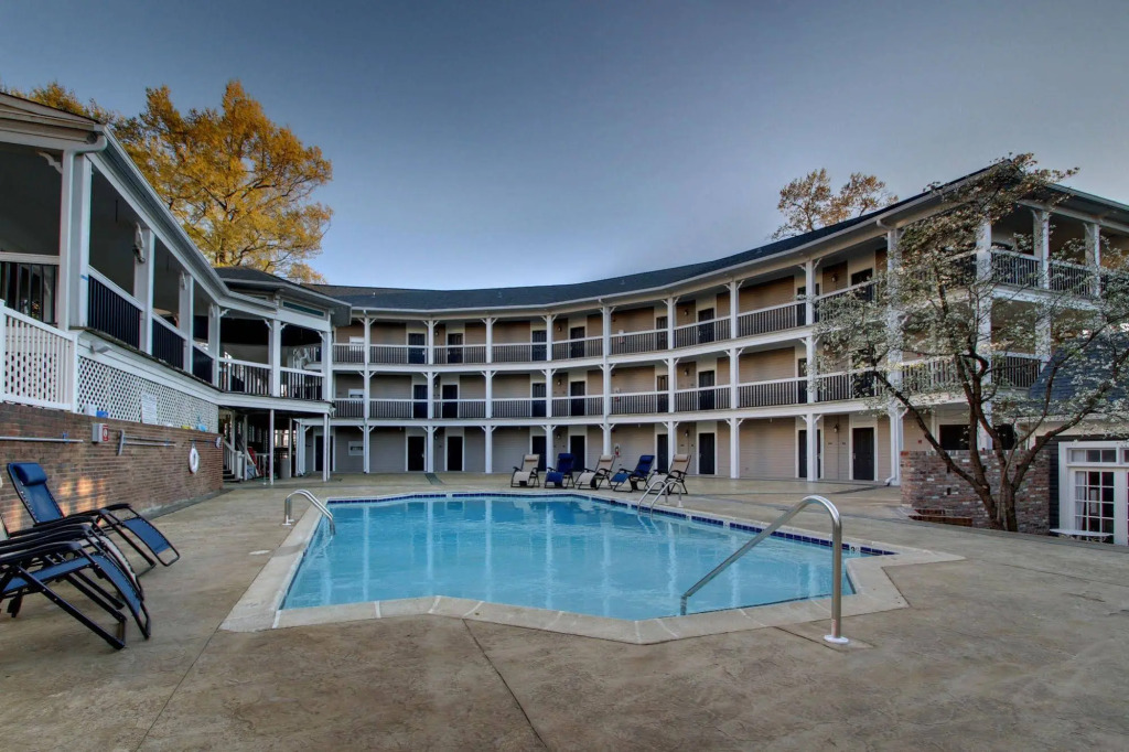 Hotel Finial BW Premier Collection Oxford - Anniston
