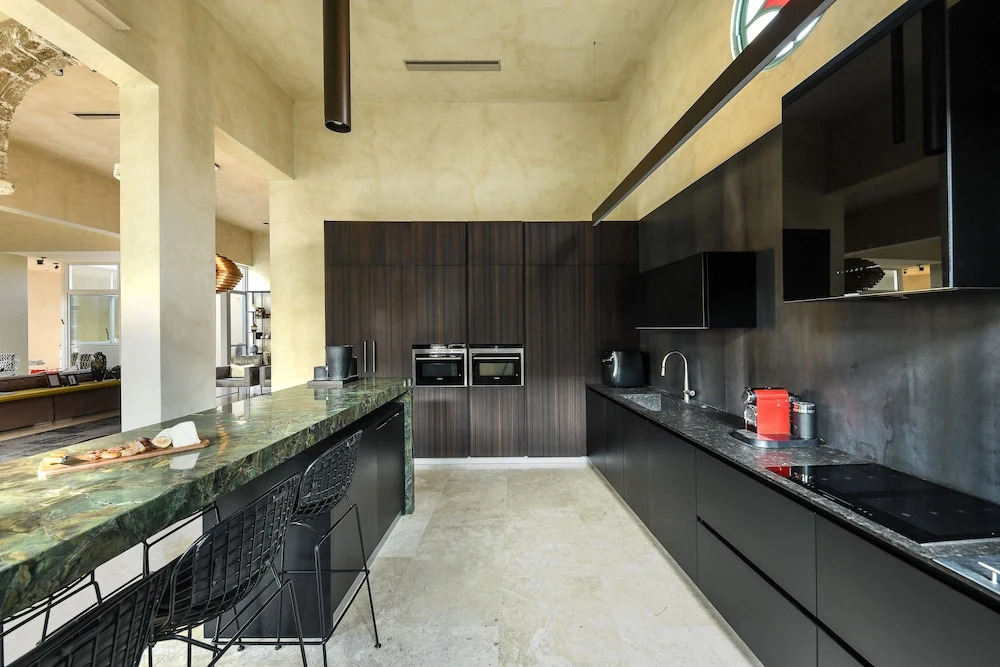 The Pearl of Jaffa Lux Apt by Sea N Rent