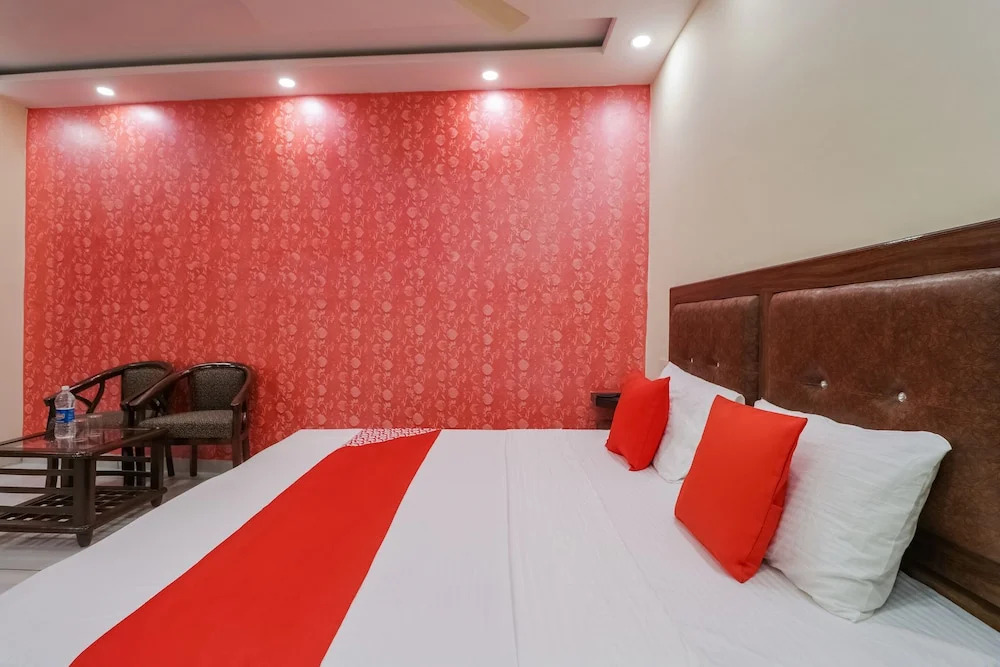 Victoria Crossroads by OYO Rooms