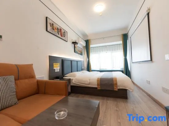 Yuemei  Hotel (Zhengzhou Huanghe University Science Technology South Third Ring Road Subway Station)