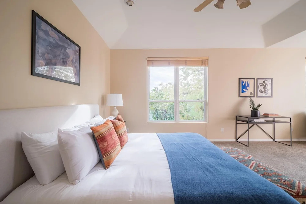 Sandstone by AvantStay Spacious Desert Oasis w Pool BBall Crt Movie Room