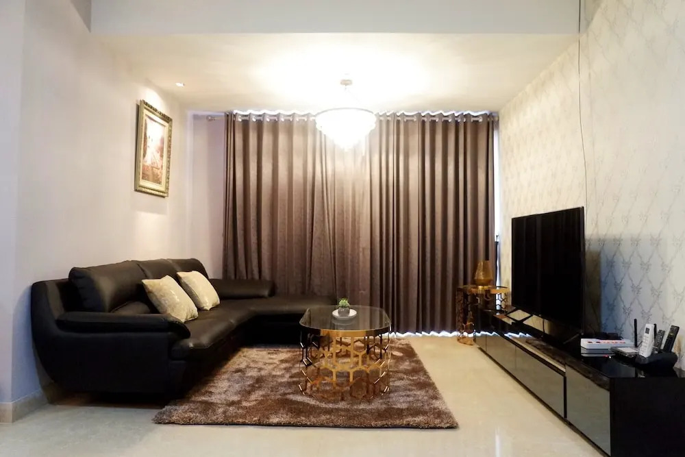 Spectacular 3BR Apartment at The Peak Residence